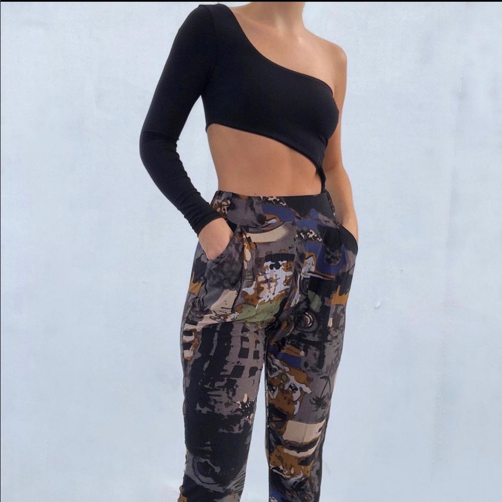 Cutout black bodysuit